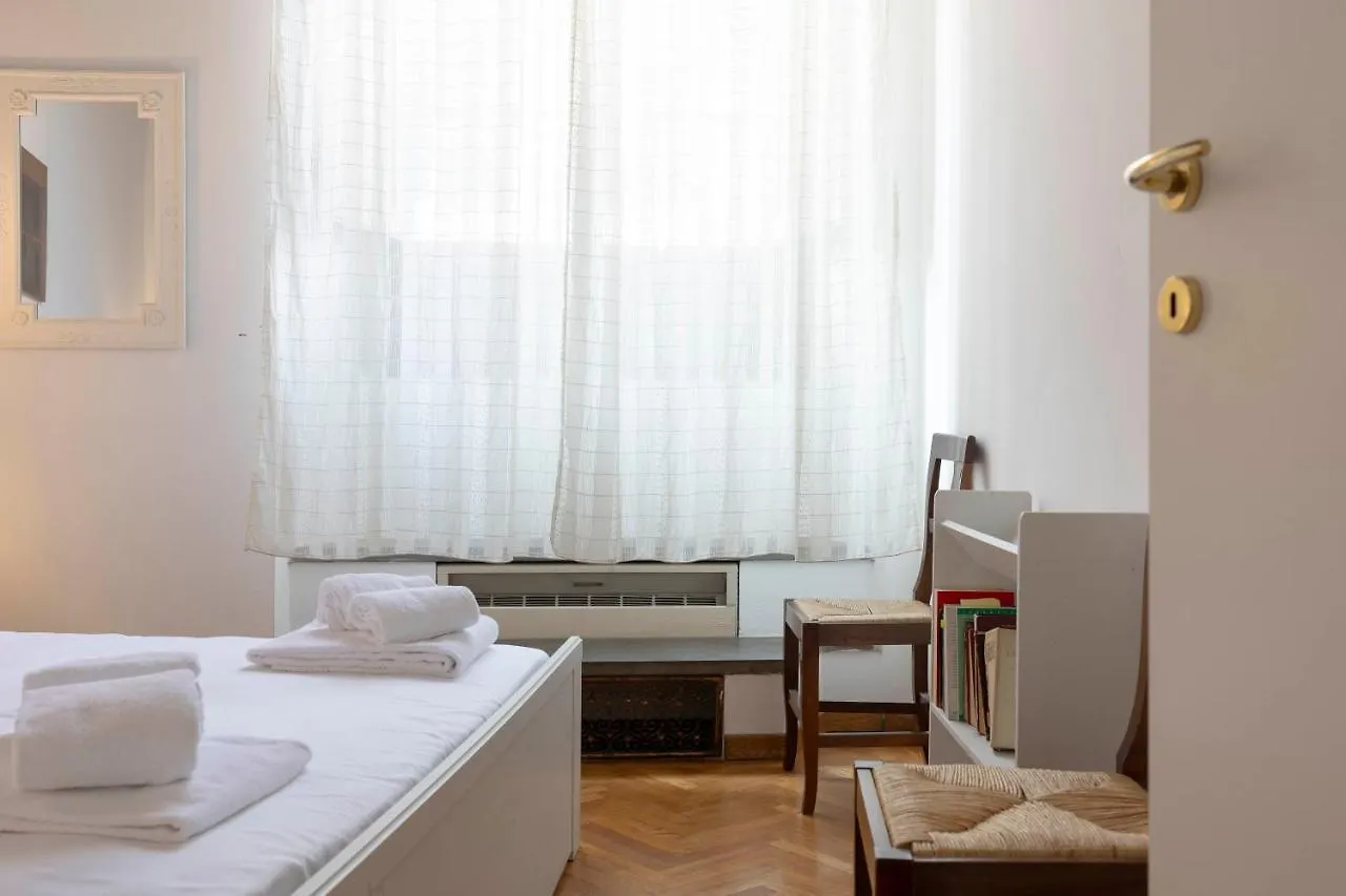 Ponte Vecchio Prestige Apartment Florence